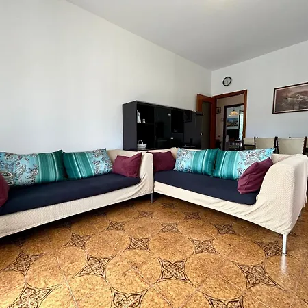 3 Bedrooms With Parking Near Hospital And Maggiore By Kibilu Affitti Brevi *